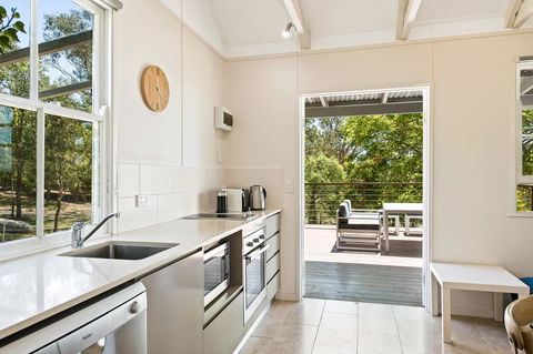 Hollow Tree Farm - Australian Directory 13