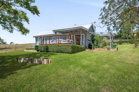 Hollow Tree Farm - Australian Directory 16