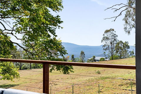 Hollow Tree Farm - Australian Directory 1