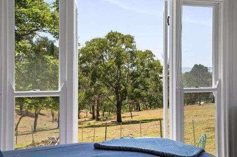 Hollow Tree Farm - Australian Directory 28