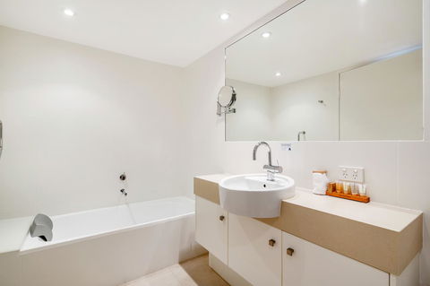 Picture Point Terraces - Australian Directory 34