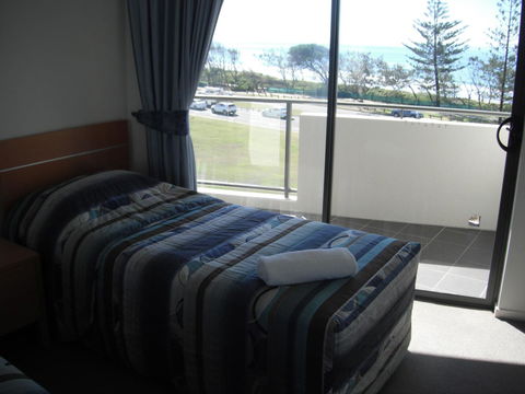 Meridian Alex Beach Apartments - Australian Directory 21