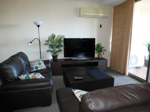The Oasis Apartments - Australian Directory 7
