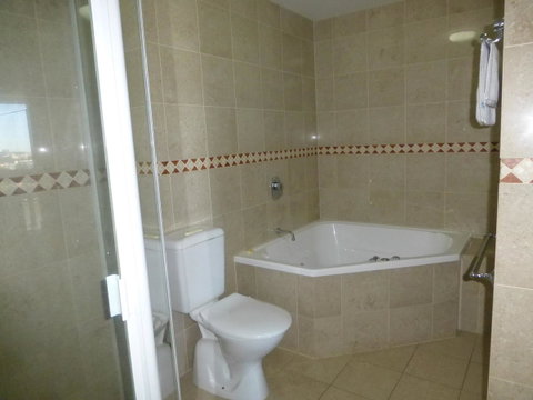 The Oasis Apartments - Australian Directory 19