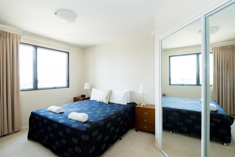 The Oasis Apartments - Australian Directory 13
