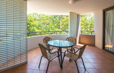 The Oasis Apartments - Australian Directory 8