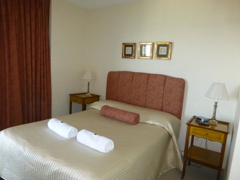 The Oasis Apartments - Australian Directory 18
