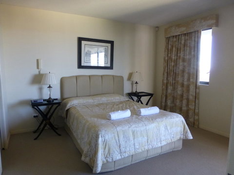 The Oasis Apartments - Australian Directory 17