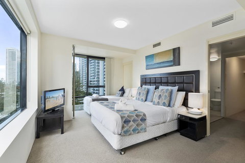 Broadbeach On The Park, 3 Bed Ocean - We Accommodate - Australian Directory 6