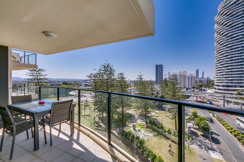 Broadbeach On The Park, 3 Bed Ocean - We Accommodate - Australian Directory 14