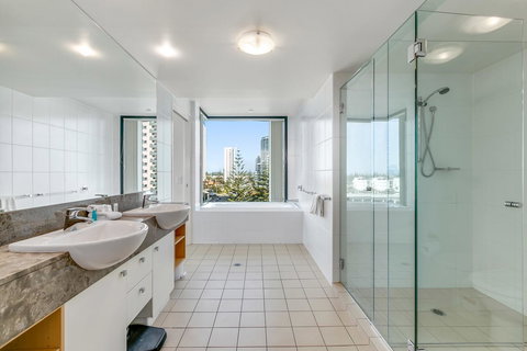 Broadbeach On The Park, 3 Bed Ocean - We Accommodate - Australian Directory 15
