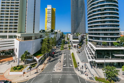 Broadbeach On The Park, 3 Bed Ocean - We Accommodate - Australian Directory 17