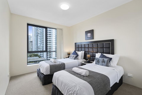 Broadbeach On The Park, 3 Bed Ocean - We Accommodate - Australian Directory 8