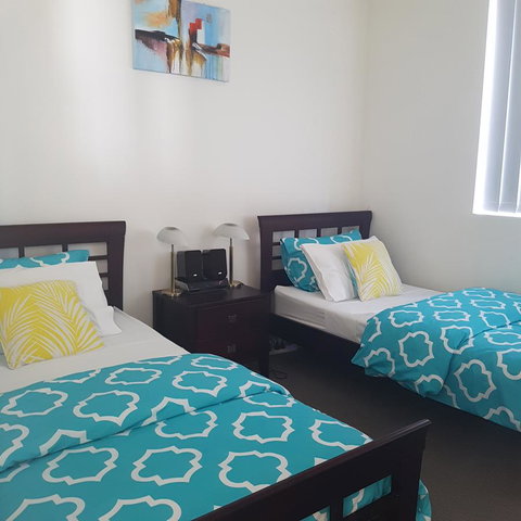 Sutton's Beach Unit - Australian Directory 15