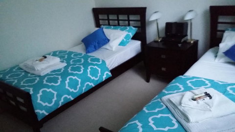 Sutton's Beach Unit - Australian Directory 16