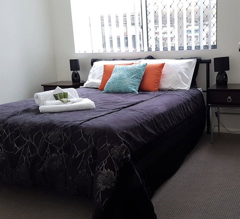 Sutton's Beach Unit - Australian Directory 14