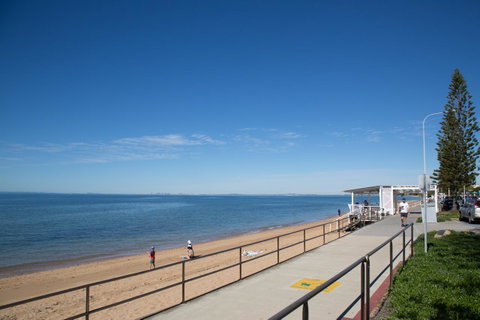 Pale Pacific Holiday Units - Australian Directory 3