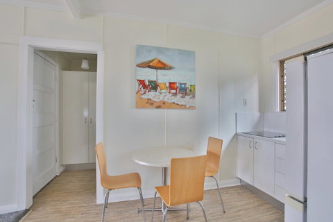 Pale Pacific Holiday Units - Australian Directory 22