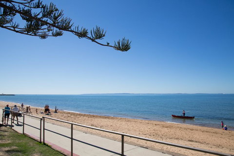 Pale Pacific Holiday Units - Australian Directory 6