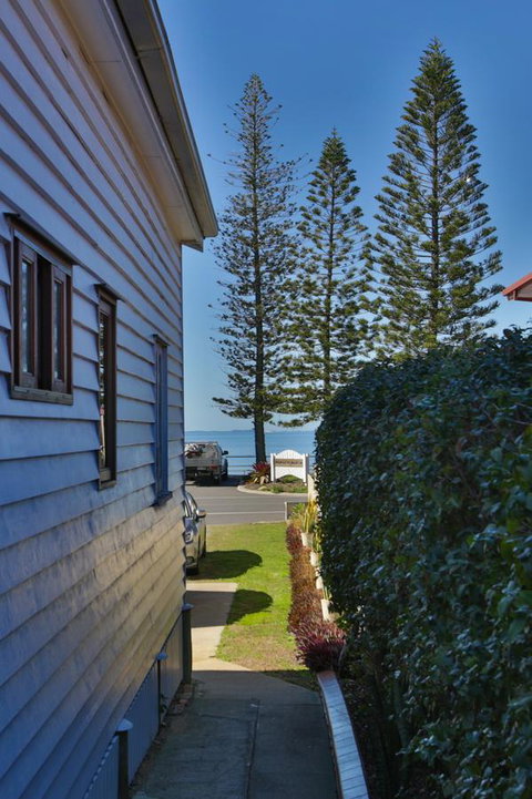 Pale Pacific Holiday Units - Australian Directory 28