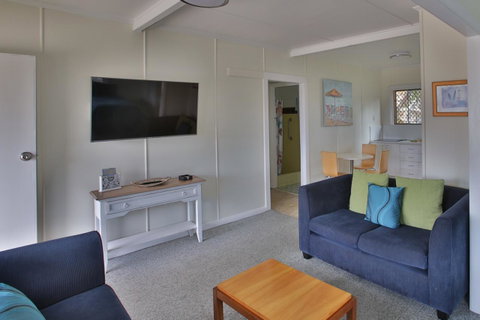 Pale Pacific Holiday Units - Australian Directory 17