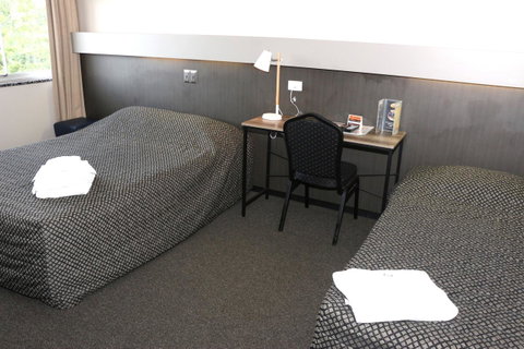 Brighton Hotel - Australian Directory 3