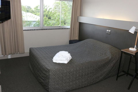 Brighton Hotel - Australian Directory 1