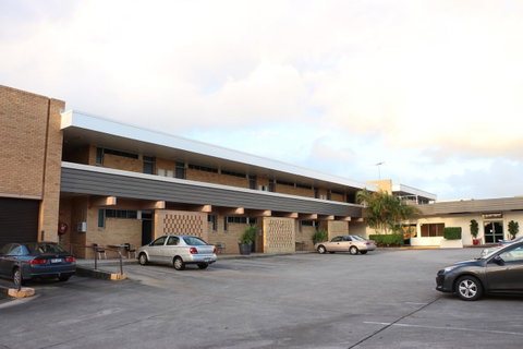 Brighton Hotel - Australian Directory 21