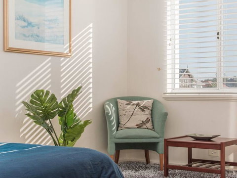 Waters Edge Apartment With Jetty - Australian Directory 2