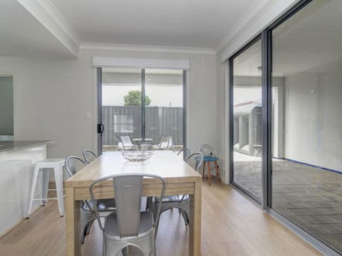 West Croydon Condo - Australian Directory 2
