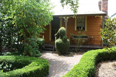 Westbury Gingerbread Cottages - Australian Directory 3