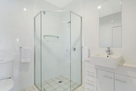 Wharf Apartment Unit 15 - Australian Directory 2