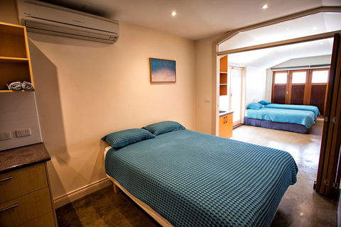 WHARF COTTAGE - Australian Directory 2