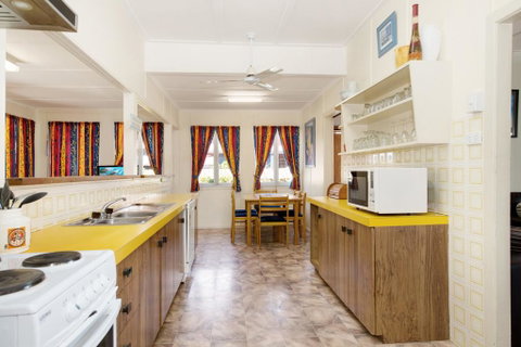 Wheelchair Friendly With Water Views - Welsby Pde, Bongaree - Australian Directory 2