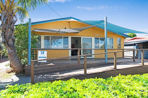 Wheelchair Friendly With Water Views - Welsby Pde, Bongaree - Australian Directory 0