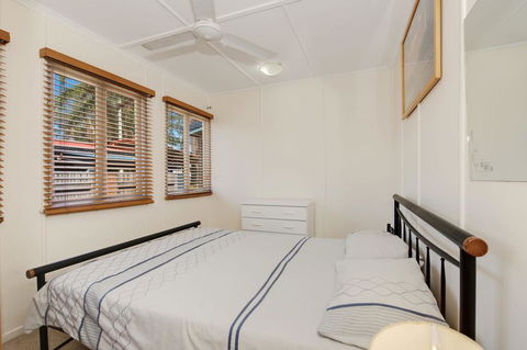 Wheelchair Friendly With Water Views - Welsby Pde, Bongaree - Australian Directory 1