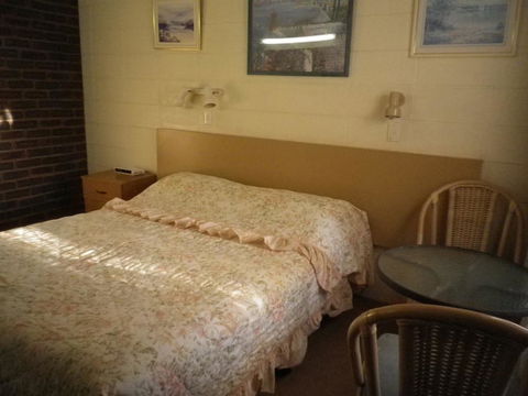 White Lanterns Motel - Australian Directory 3