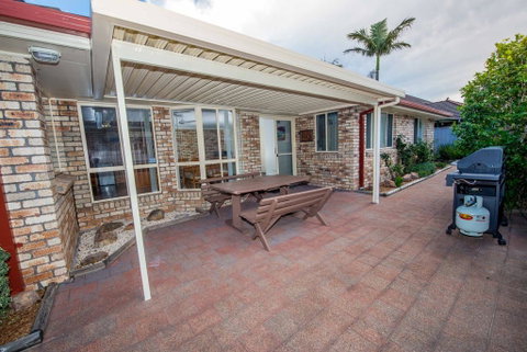 Whitesands Road, Unit 2/12 - Australian Directory 2