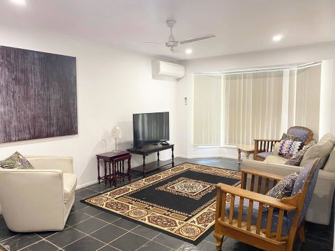 Woorim Secluded Palms Cottage - Australian Directory 2