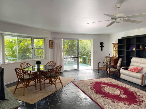 Woorim Secluded Palms Villa - Australian Directory 2