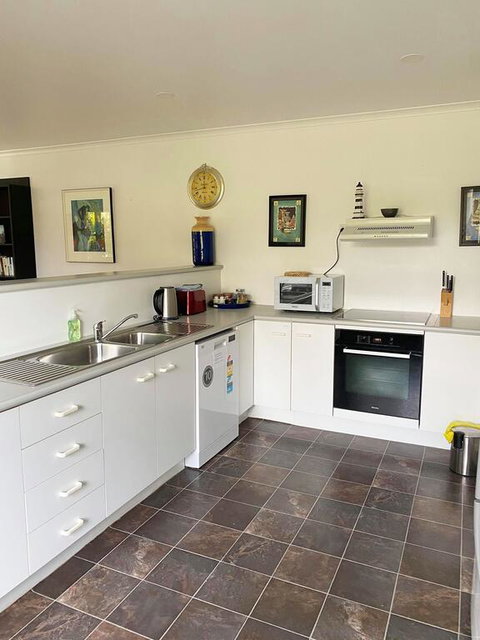Woorim Secluded Palms Villa - Australian Directory 3