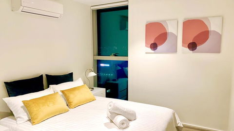 Xu's Residence@888 Collins St - Australian Directory 1