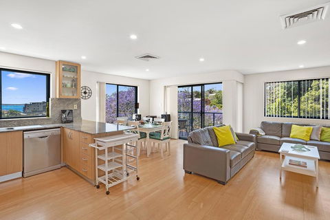 Yacaaba Terrace, Unit 9, 3 Yacaaba Street - Australian Directory 1