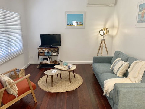 Yaringa Cottage...by The Sea - Australian Directory 3