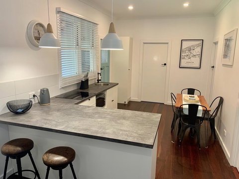 Yaringa Cottage...by The Sea - Australian Directory 2