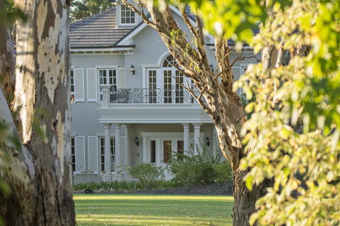 Yatahlia Manor Luxury Homestay - Australian Directory 1