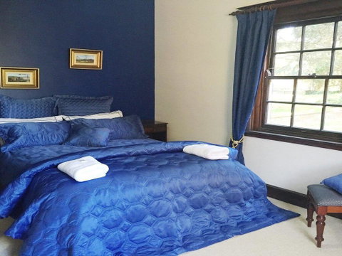 York Cottage - Grand Gate House And Enchanting Gardens - Australian Directory 3