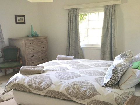 York Cottage - Grand Gate House And Enchanting Gardens - Australian Directory 1