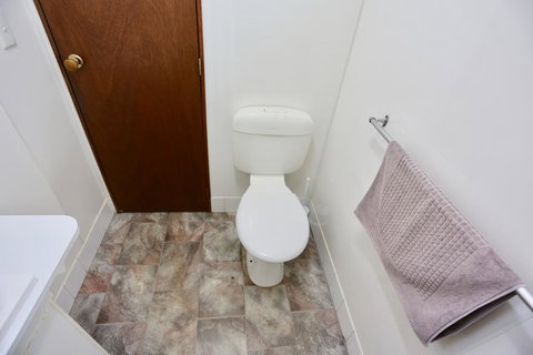 Young Caravan Park - Australian Directory 3