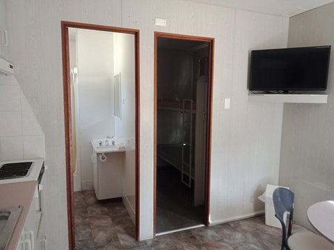 Young Caravan Park - Australian Directory 1